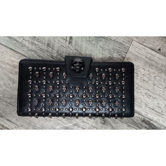 Black Skull Studded Gothic Biker Punk Rock Leather Emo Wallet - Picture 1 of 5